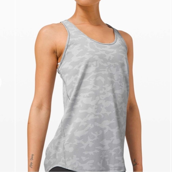 Lululemon Essential Tank Pleated 6/8
Incognito Camo Silver Drop Alpine White - Picture 3 of 11